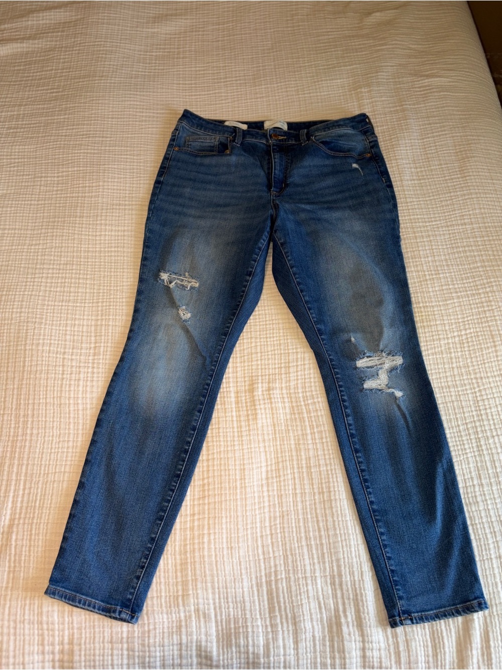 Universal Thread Distressed Skinny Jeans in Blue